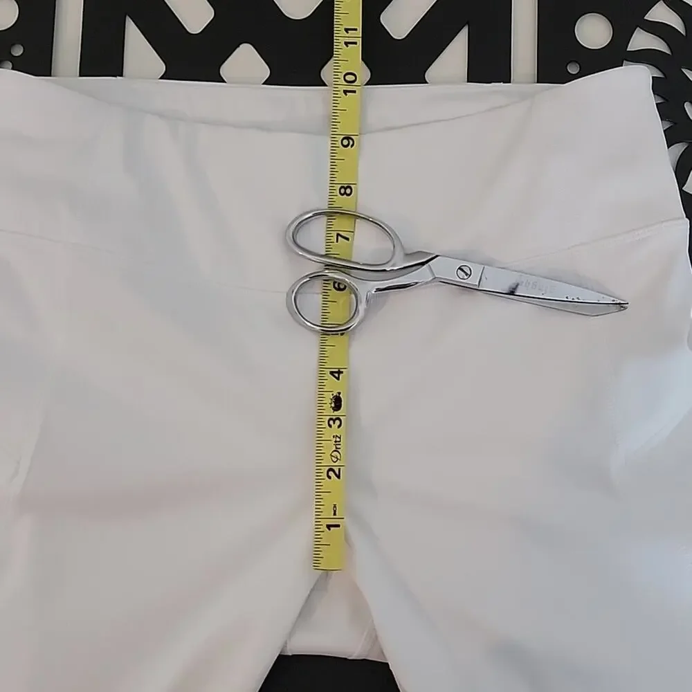 Athleta Mesh Contender Mid-Rise Capri Leggings‎ in White Medium